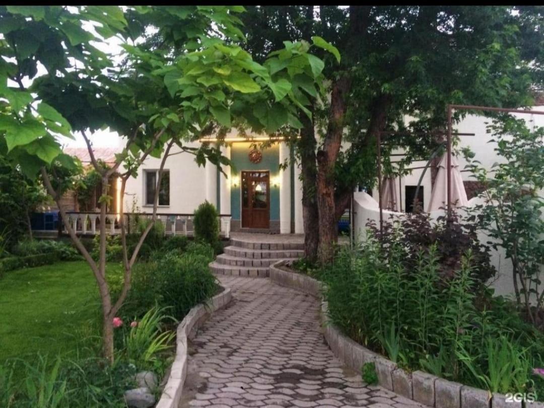 Strelets Otel Bişkek Dış mekan fotoğraf